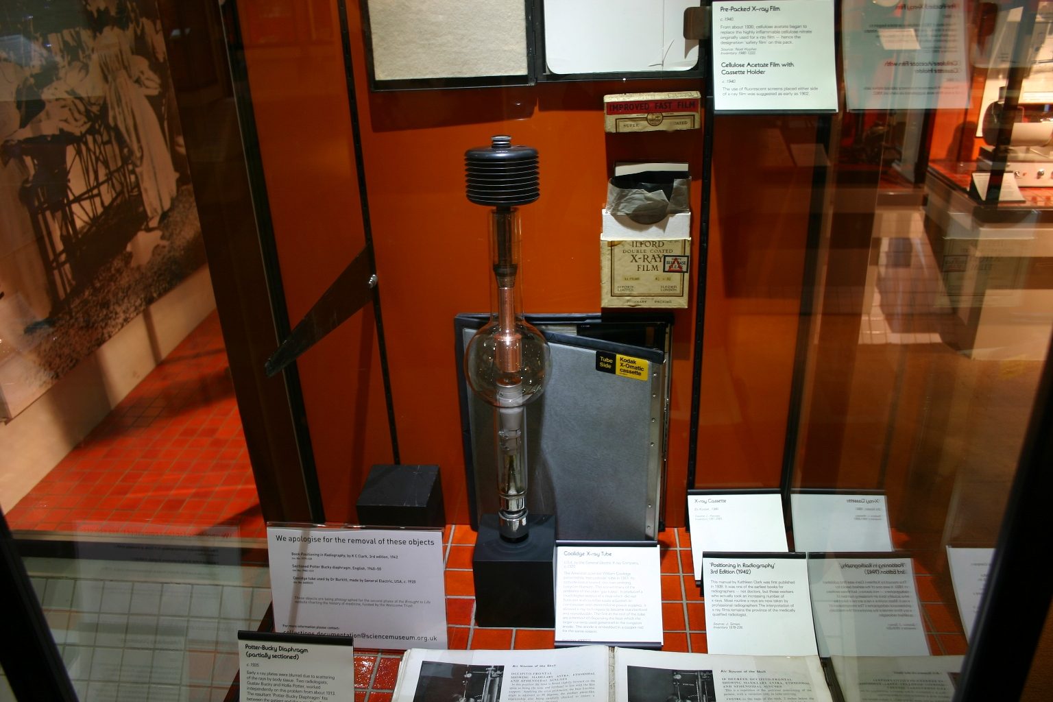 Coolidge%20X-ray%20Tube%2C%20Science%20Museum%2C%20London%20-%2001.JPG